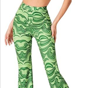 Green flowy flare pants - Medium